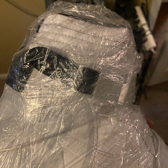 Jordan’s strapped up sz13 - Picture 8 of 8